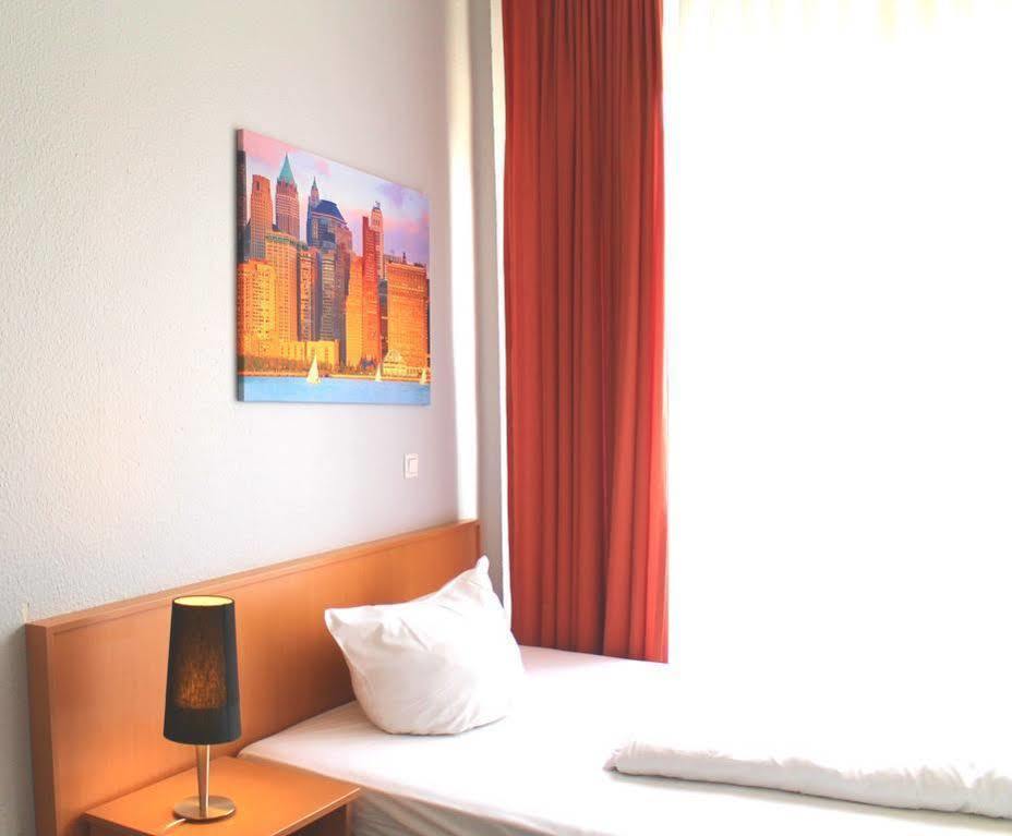 Tm Hotel Duesseldorf Bagian luar foto